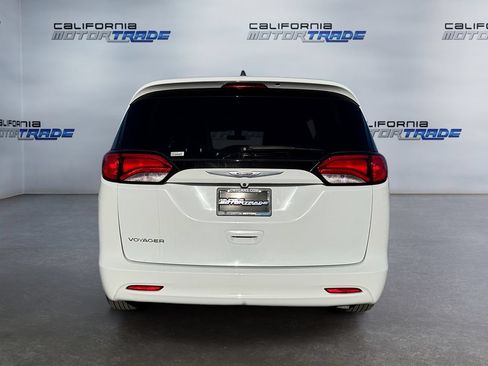 Used 2023 Chrysler Voyager LX FWD image 6