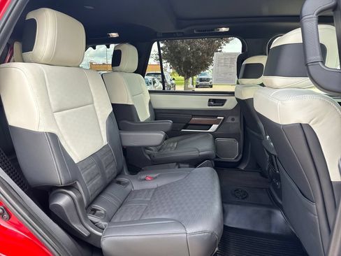 Used 2025 Toyota Sequoia Capstone AWD/4WD image 46