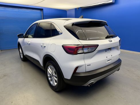 Used 2020 Ford Escape SE FWD image 5