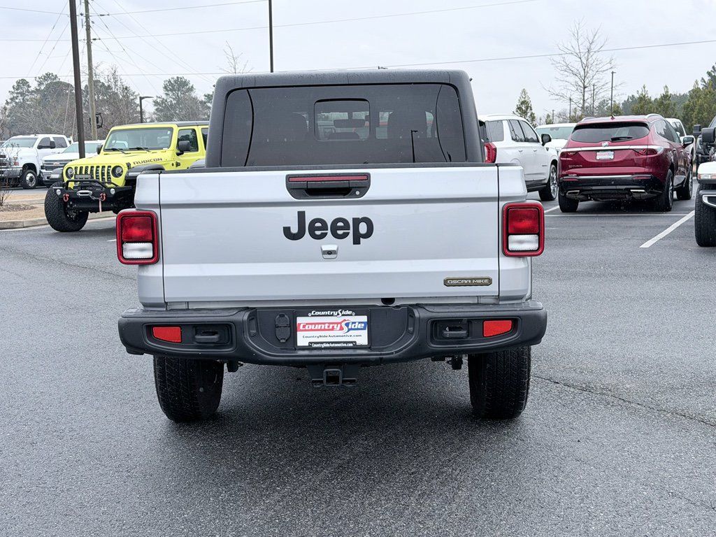 Used 2023 Jeep Gladiator Sport AWD/4WD image 8