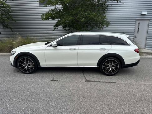 Used 2021 Mercedes-Benz E 450 4MATIC All-Terrain Wagon image 2