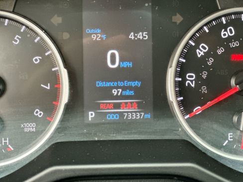 Used 2021 Toyota RAV4 LE image 11