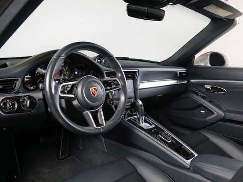 Certified 2017 Porsche 911 Targa 4S image 4