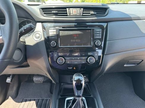 Used 2019 Nissan Rogue SV FWD image 28