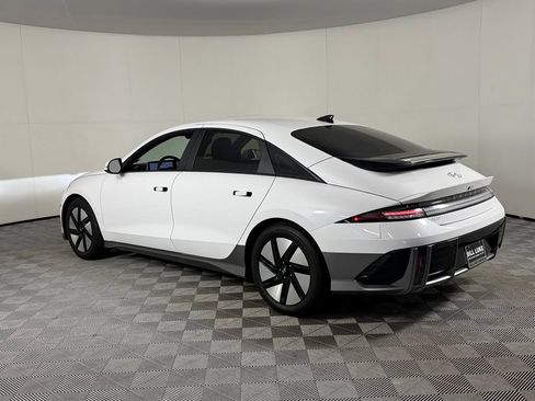 Used 2025 Hyundai Ioniq 6 SE RWD image 10