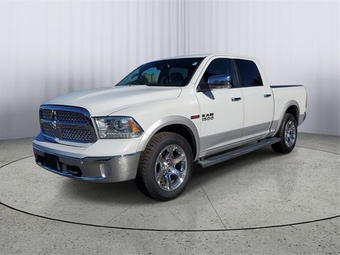 Used 2015 RAM 1500 Laramie w/ Convenience Group image 4