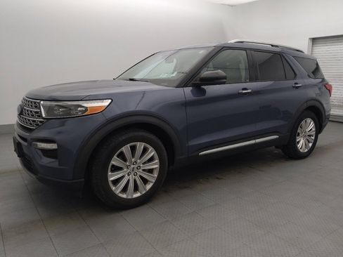 Used 2021 Ford Explorer Limited w/ Equipment Group 301A image 2
