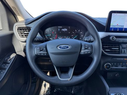 Used 2020 Ford Escape SE image 12