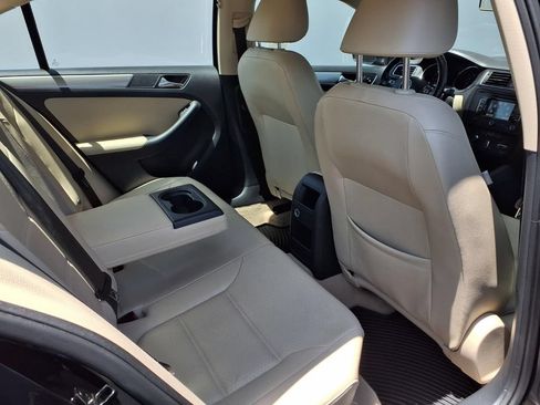 Used 2015 Volkswagen Jetta SE FWD image 18
