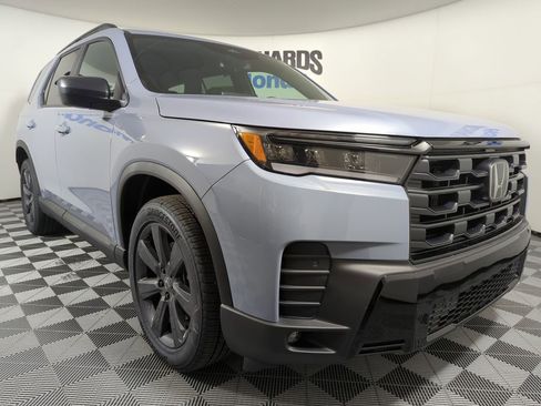 New 2026 Honda Pilot Sport image 7