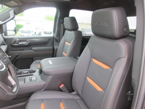 New 2026 GMC Sierra 2500 AT4 w/ AT4 Premium Plus Package AWD/4WD image 13