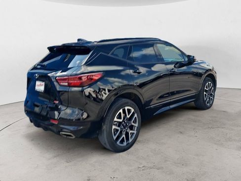 Used 2025 Chevrolet Blazer RS FWD image 3