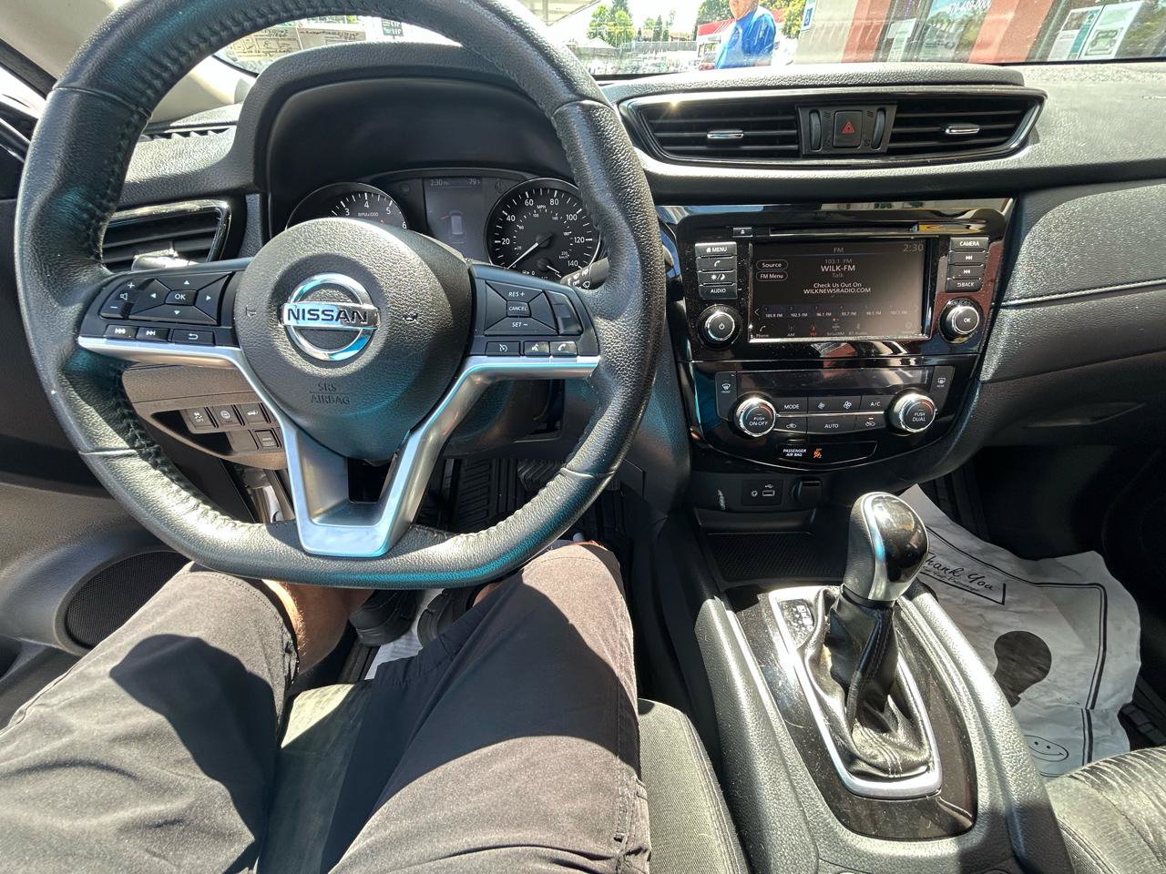 Used 2020 Nissan Rogue SV AWD/4WD image 11