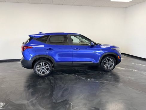 Used 2023 Kia Seltos LX AWD/4WD image 23