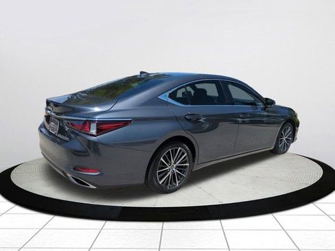 Used 2025 Lexus ES 350 w/ Premium Package FWD image 3