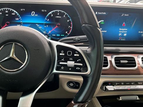 Used 2022 Mercedes-Benz GLS 450 4MATIC image 25