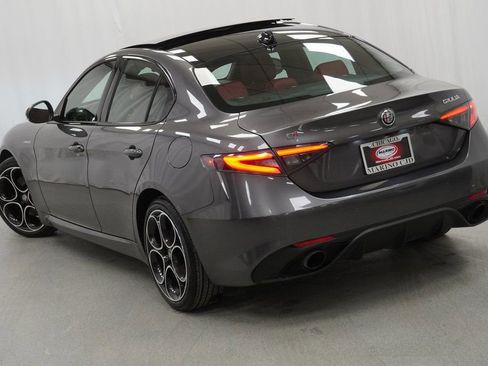 Used 2024 Alfa Romeo Giulia Veloce image 12