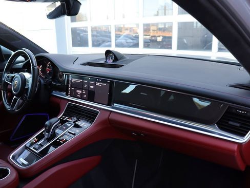 Used 2017 Porsche Panamera Turbo image 15