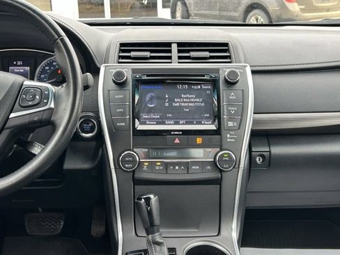 Used 2016 Toyota Camry XLE image 19