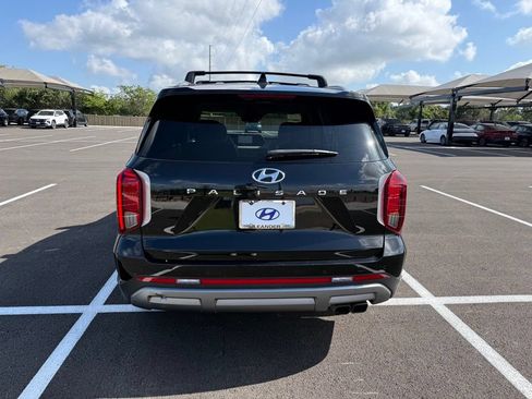 Used 2023 Hyundai Palisade Limited FWD image 6