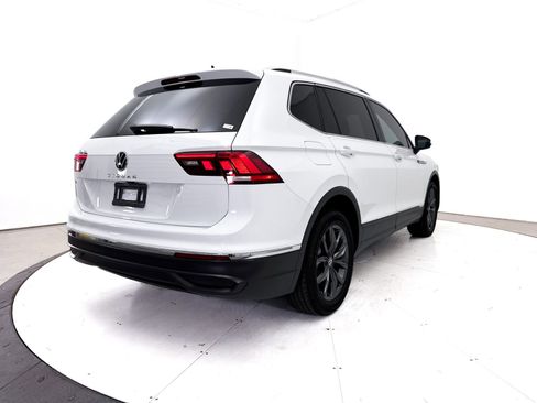 Used 2022 Volkswagen Tiguan SE FWD image 16