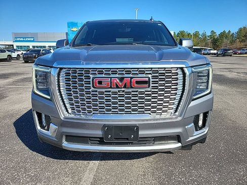 Used 2021 GMC Yukon XL Denali w/ Denali Premium Package image 2