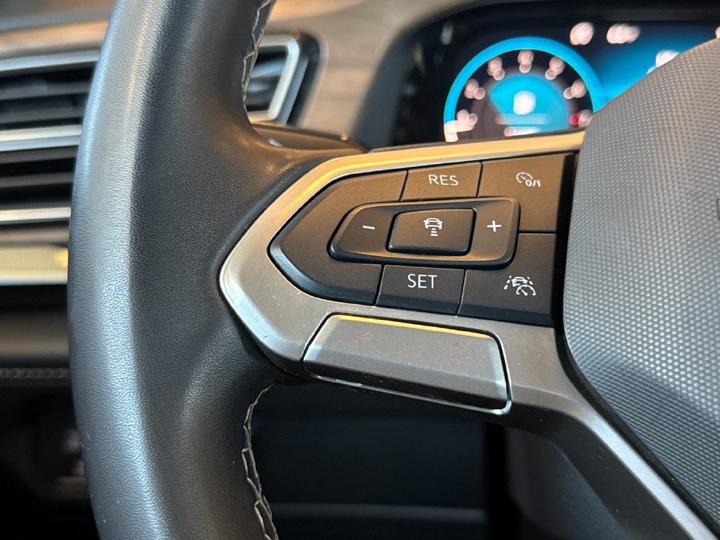 Used 2024 Volkswagen Atlas SE AWD/4WD image 30