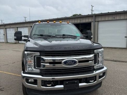 Used 2019 Ford F250 XLT w/ XLT Premium Package AWD/4WD image 6