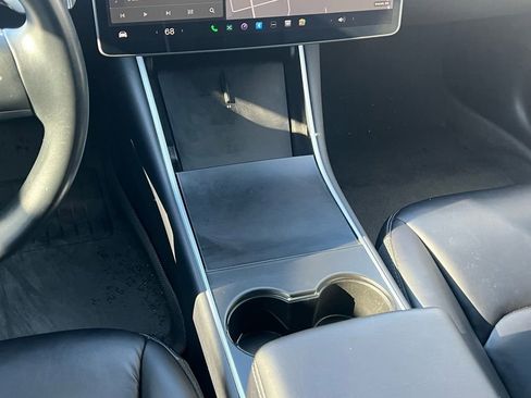 Used 2018 Tesla Model 3 image 17