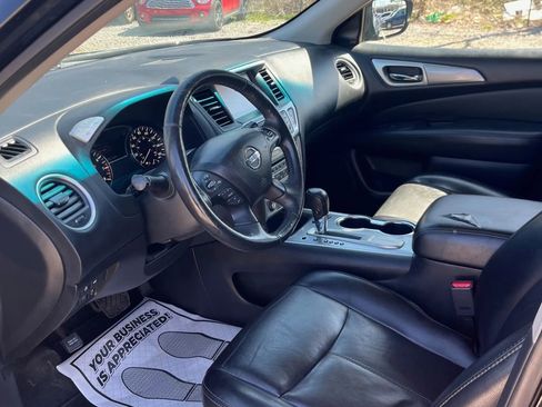 Used 2019 Nissan Pathfinder SL image 5