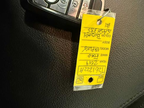Used 2019 Ford Explorer XLT w/ Equipment Group 201A AWD/4WD image 37