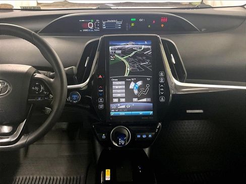 Certified 2022 Toyota Prius Prime XLE FWD image 18