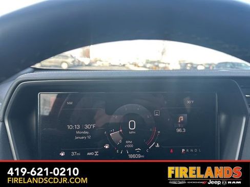 Used 2025 GMC Terrain Elevation image 24