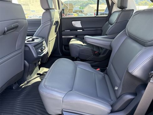 New 2025 Ford Expedition Active image 29