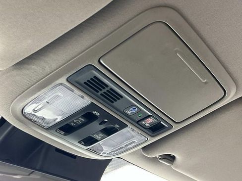 Used 2020 Honda Pilot Touring image 37