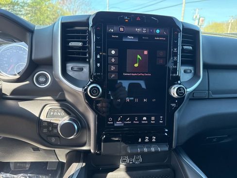 New 2026 RAM 1500 4x4 Crew Cab image 12