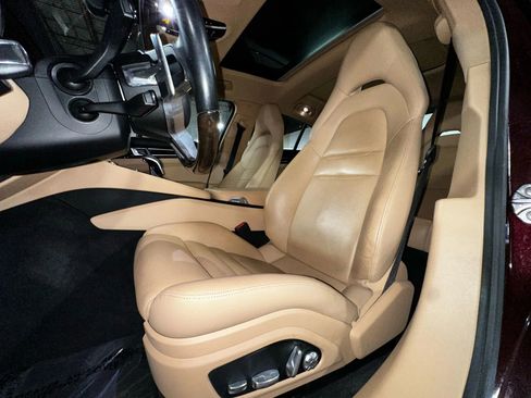 Used 2018 Porsche Panamera 4 image 14