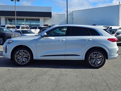 Certified 2025 Audi Q5 Premium Plus w/ Premium Plus image 32