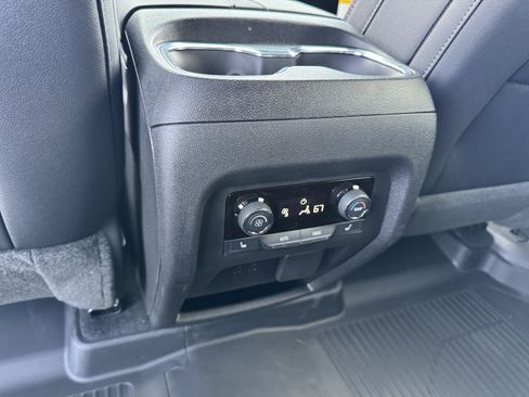 New 2026 Chevrolet Traverse High Country w/ LPO, Floor Liner Package AWD/4WD image 17