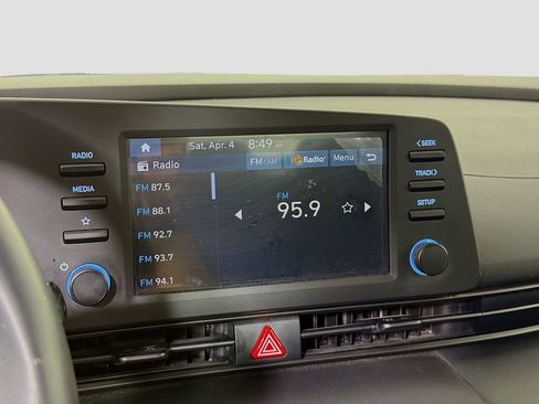 Used 2025 Hyundai Elantra Sport image 16