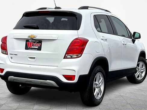Used 2022 Chevrolet Trax LT w/ LT Convenience Package image 7