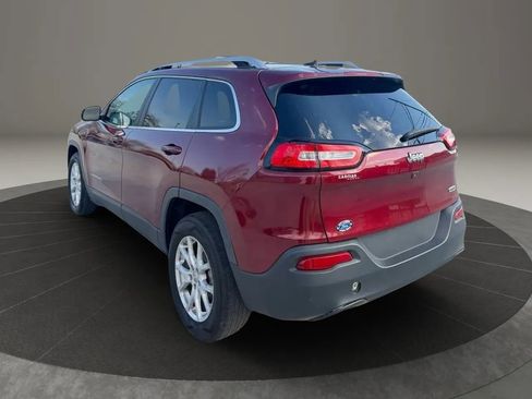 Used 2018 Jeep Cherokee Latitude FWD image 5