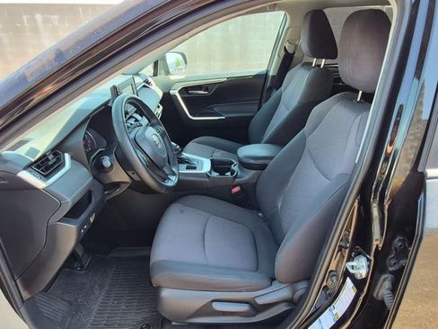 Used 2019 Toyota RAV4 XLE AWD/4WD image 14