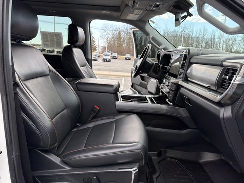 Used 2024 Ford F250 Lariat w/ Lariat Ultimate Package image 41
