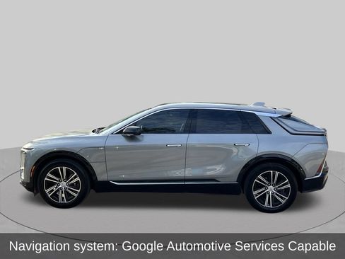 Used 2024 Cadillac Lyriq Luxury AWD/4WD image 2
