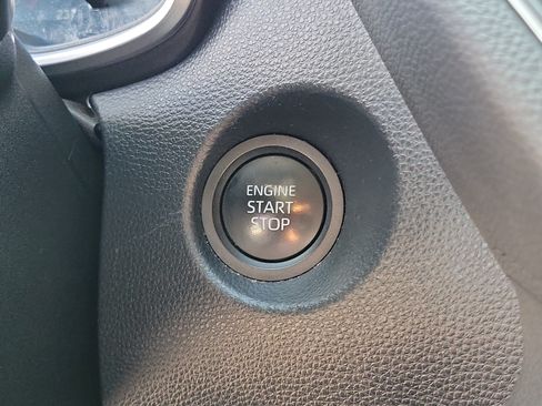 Used 2024 Toyota Corolla Cross XLE AWD/4WD image 28