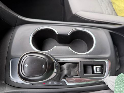 Used 2021 Chevrolet Equinox LS w/ LS Convenience Package FWD image 56