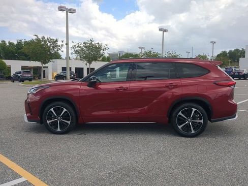 Used 2022 Toyota Highlander XSE image 7