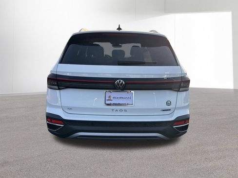 New 2026 Volkswagen Taos SE AWD/4WD image 7