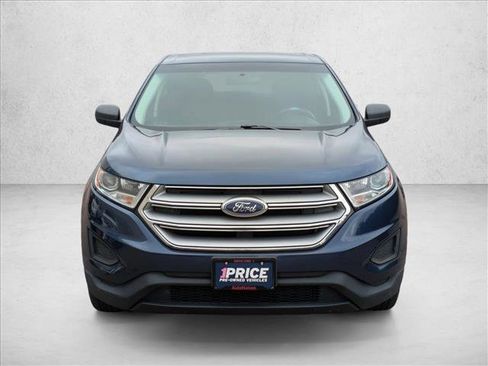 Used 2017 Ford Edge SE image 2